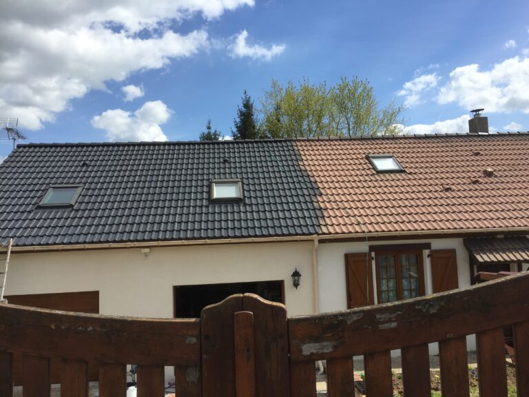 Maison mitoyenne, couverture en ardoises et en tuiles