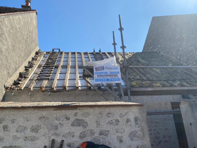 Toiture découverte avant pose des liteaux neufs